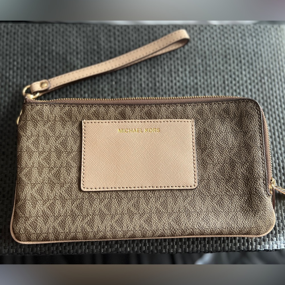 Michael kors zippered Brown and tan 2 zippered wallet/wristlet - Picture 10 of 16